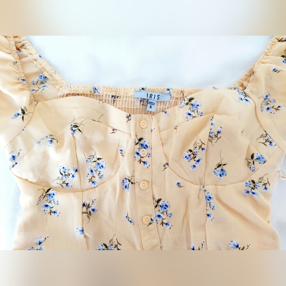 Short Romper by Iris Basic, women size small floral design - Picture 9 of 12